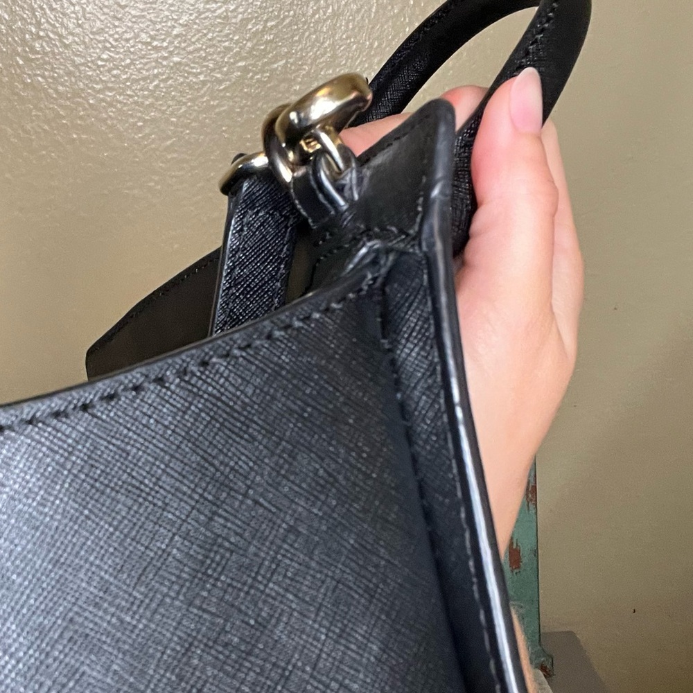 Michael Kors Selma Leather Satchel Bag with Wallet- Black. - Picture 10 of 17